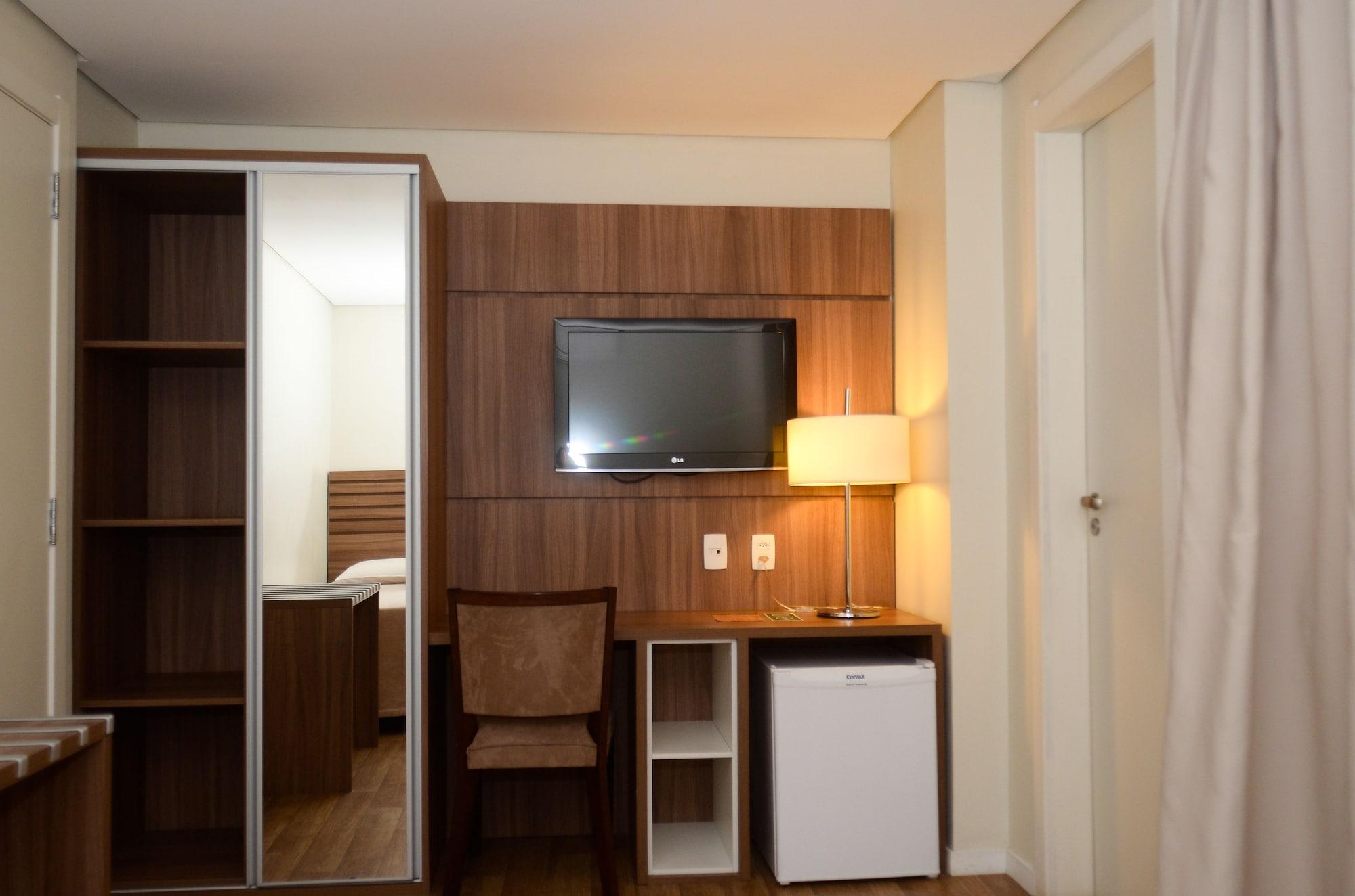 Umbu Hotel Porto Alegre - Centro Historico - Prox Aeroporto 15Min Екстериор снимка
