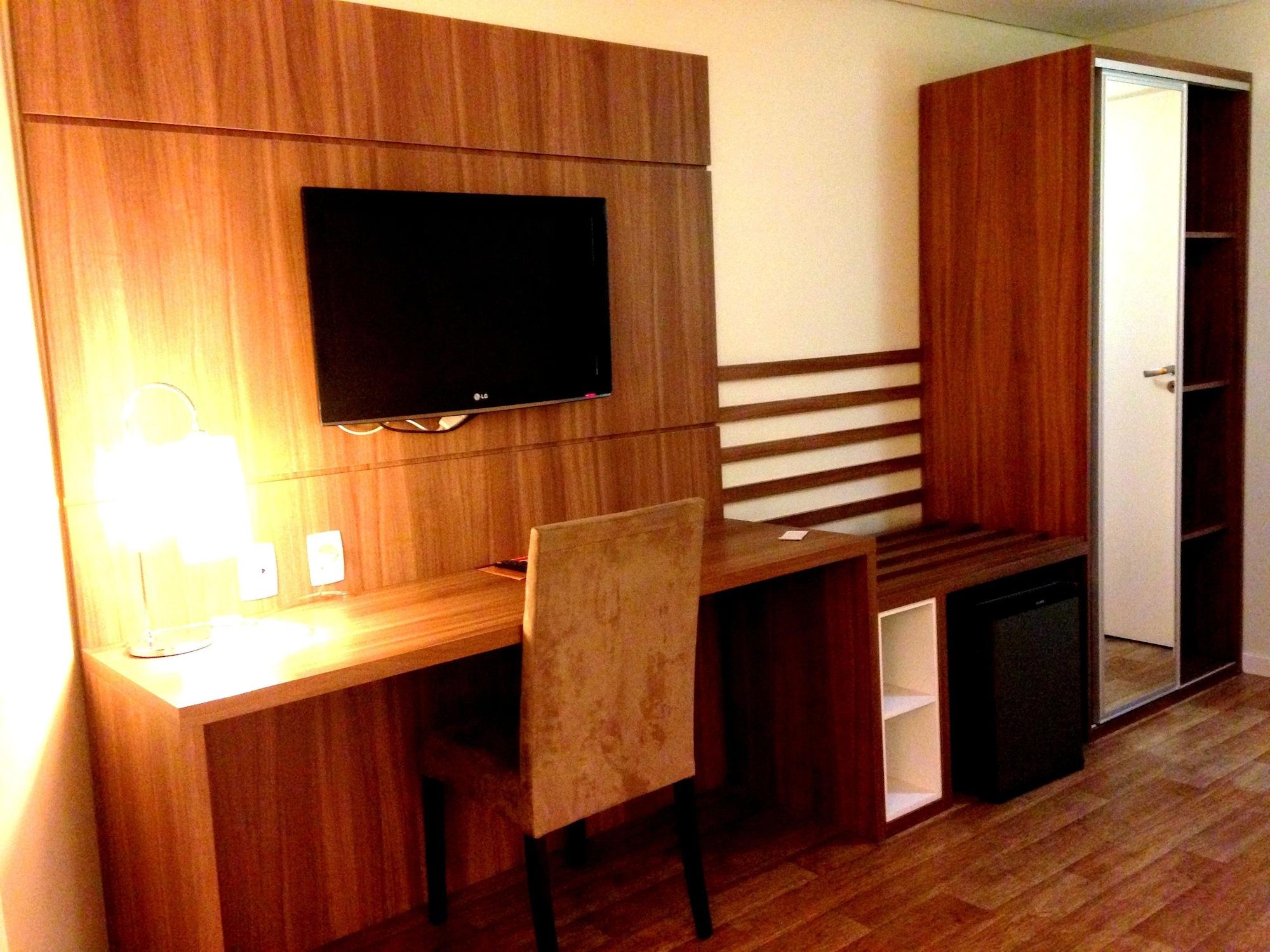 Umbu Hotel Porto Alegre - Centro Historico - Prox Aeroporto 15Min Екстериор снимка