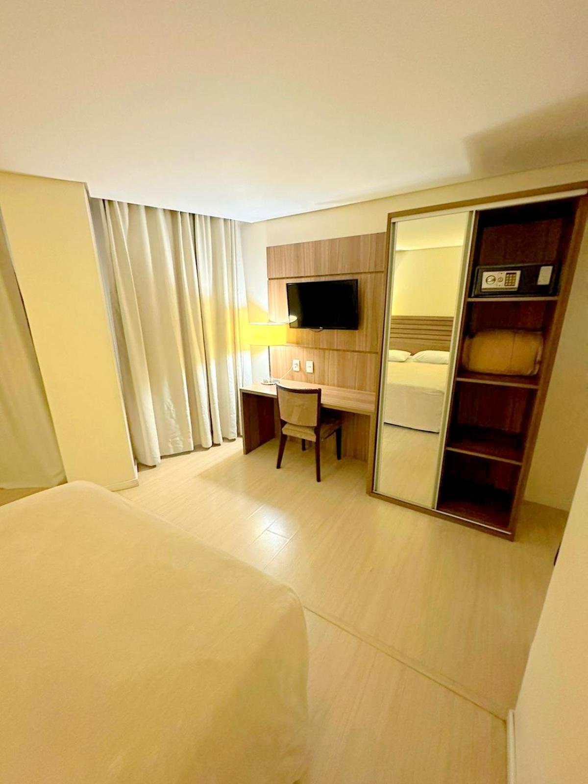 Umbu Hotel Porto Alegre - Centro Historico - Prox Aeroporto 15Min Екстериор снимка