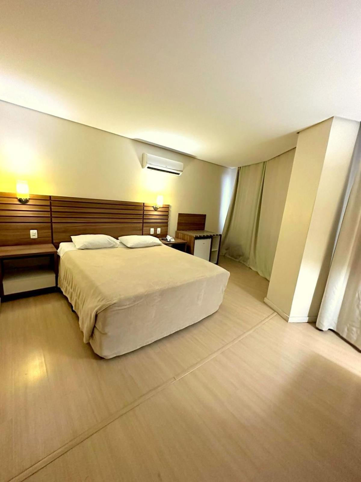 Umbu Hotel Porto Alegre - Centro Historico - Prox Aeroporto 15Min Стая снимка