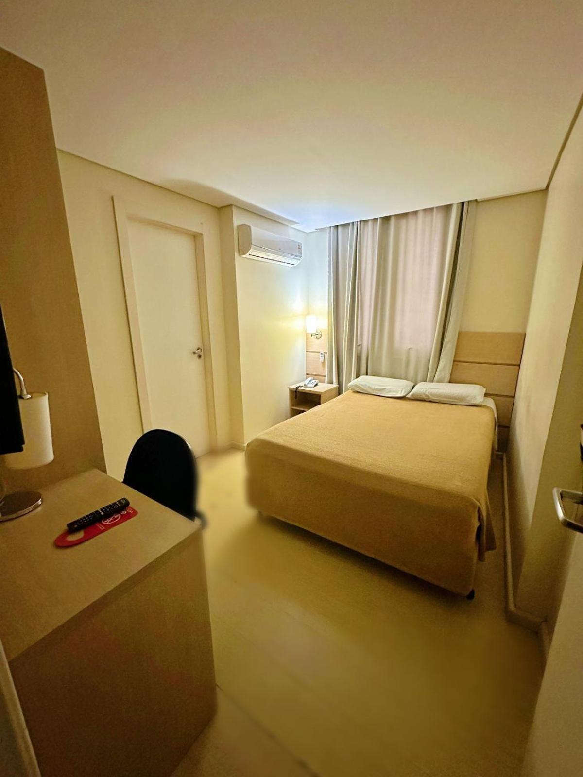 Umbu Hotel Porto Alegre - Centro Historico - Prox Aeroporto 15Min Стая снимка
