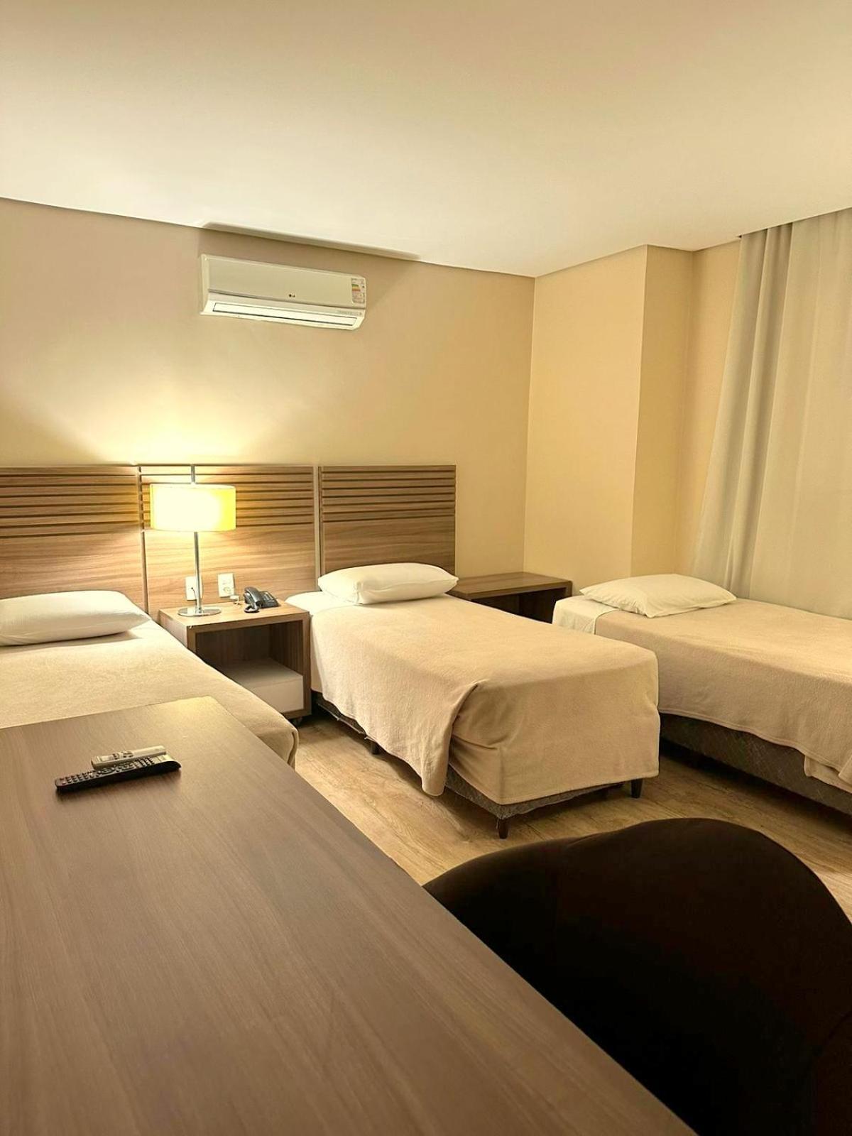 Umbu Hotel Porto Alegre - Centro Historico - Prox Aeroporto 15Min Стая снимка