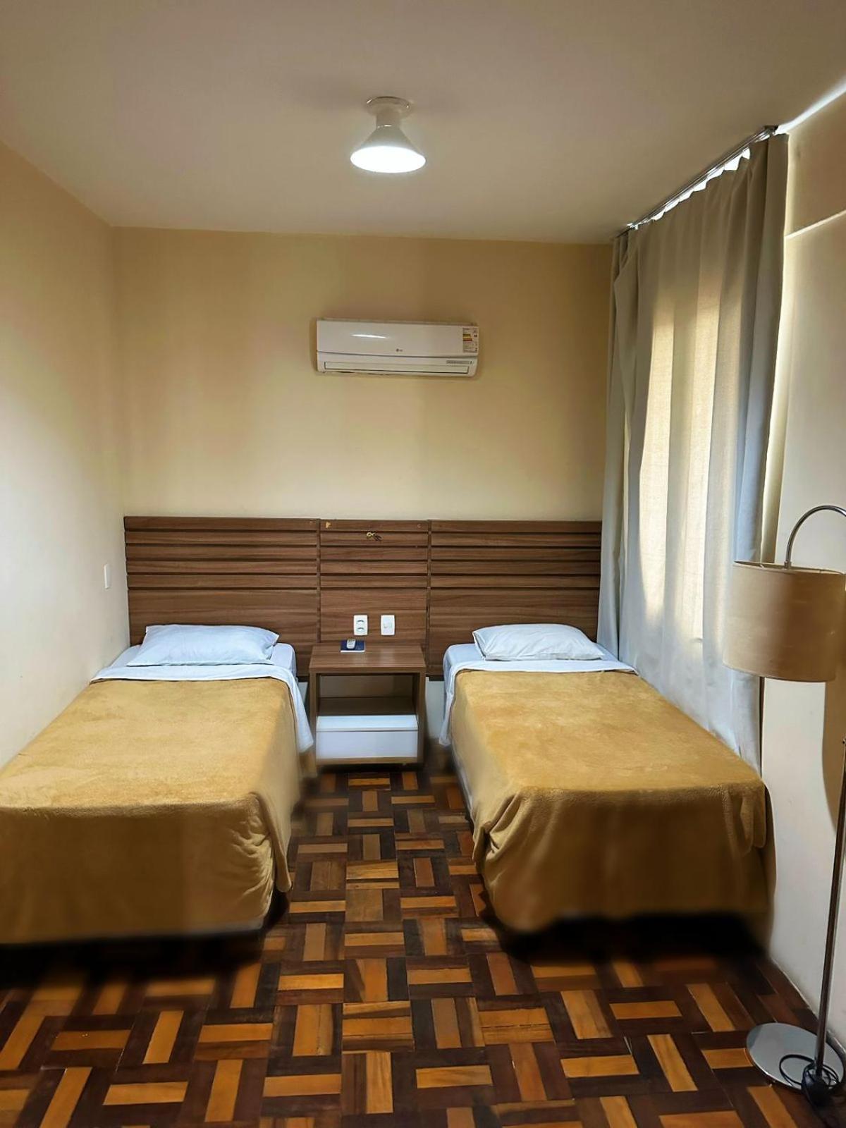 Umbu Hotel Porto Alegre - Centro Historico - Prox Aeroporto 15Min Стая снимка