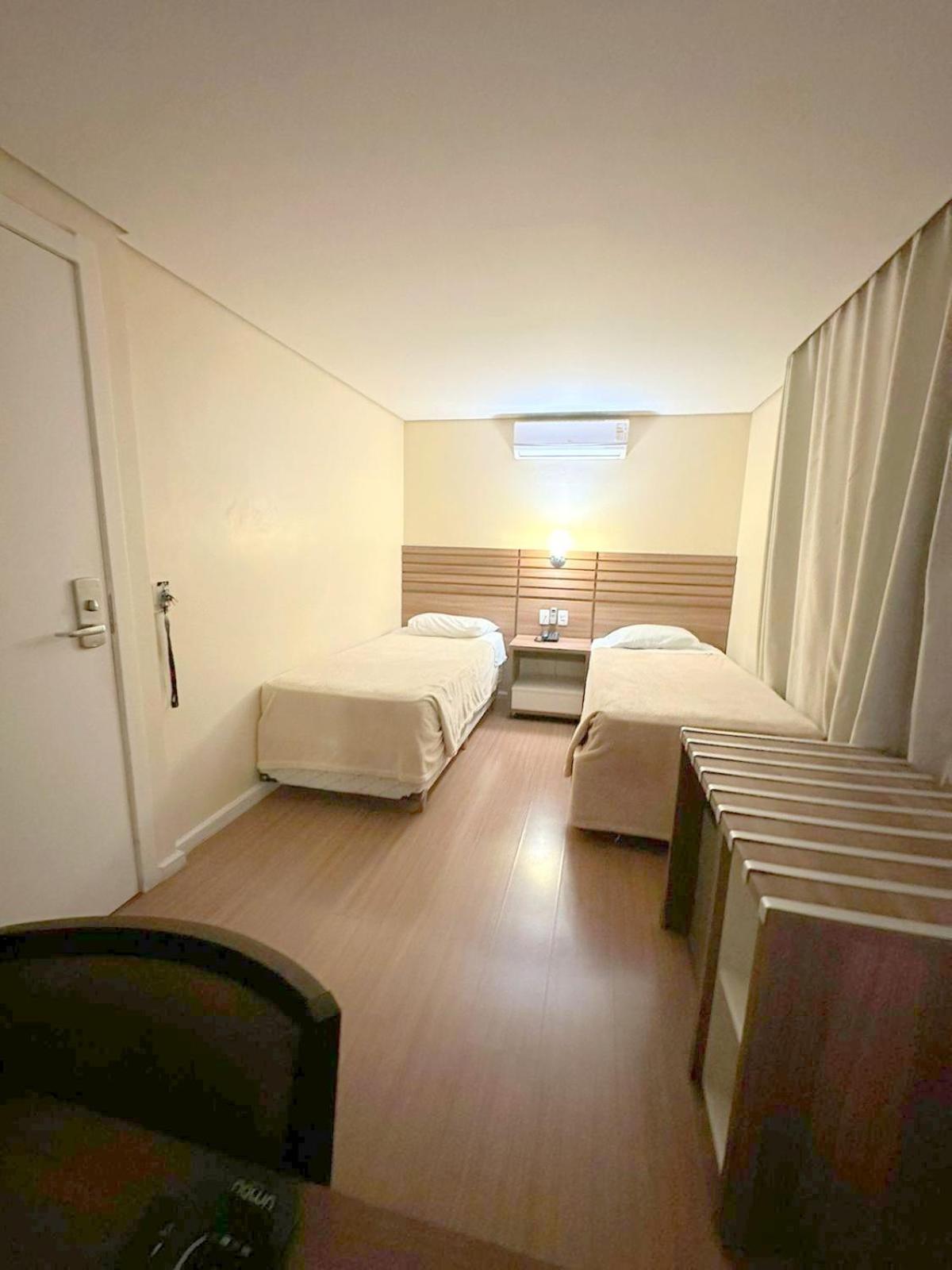 Umbu Hotel Porto Alegre - Centro Historico - Prox Aeroporto 15Min Стая снимка