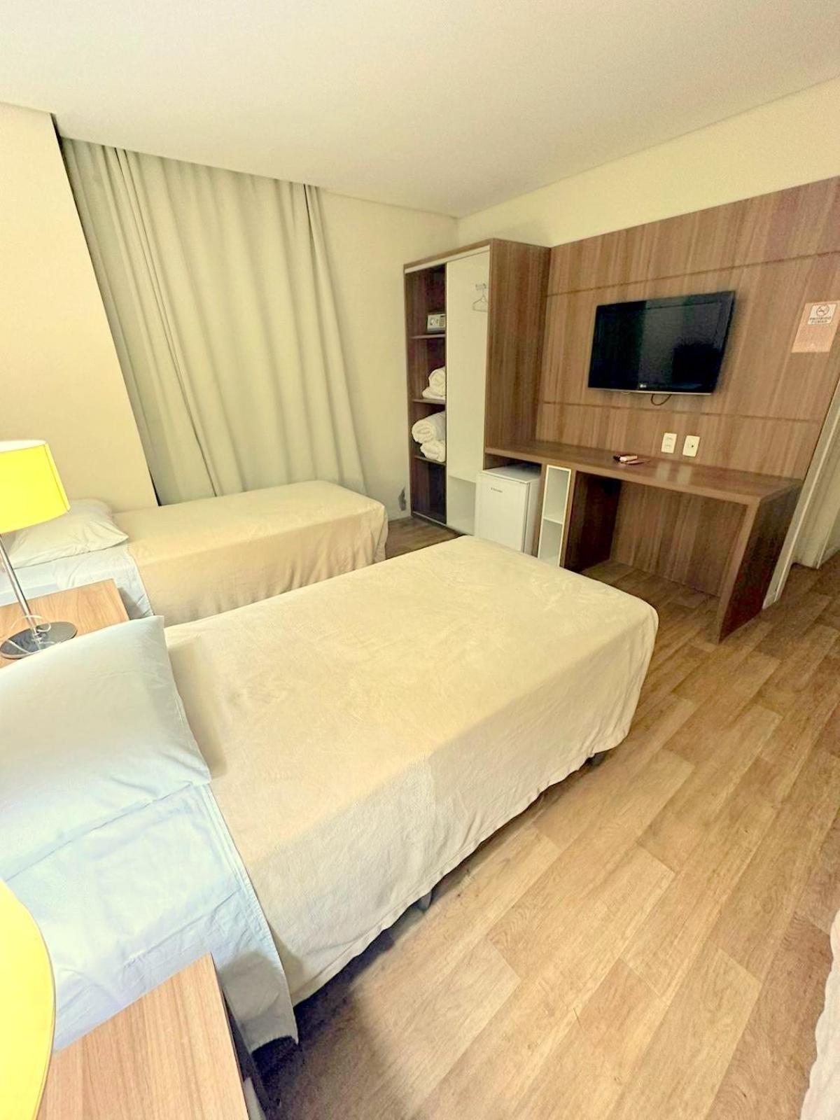 Umbu Hotel Porto Alegre - Centro Historico - Prox Aeroporto 15Min Стая снимка